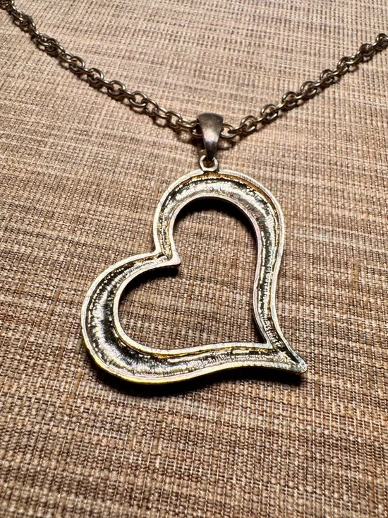 Chunky Gold Tone Rhinestone Heart Pendant Necklace - Picture 4 of 6